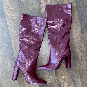 STEVE MADDEN Triumph Burgundy Boots Size 9.5